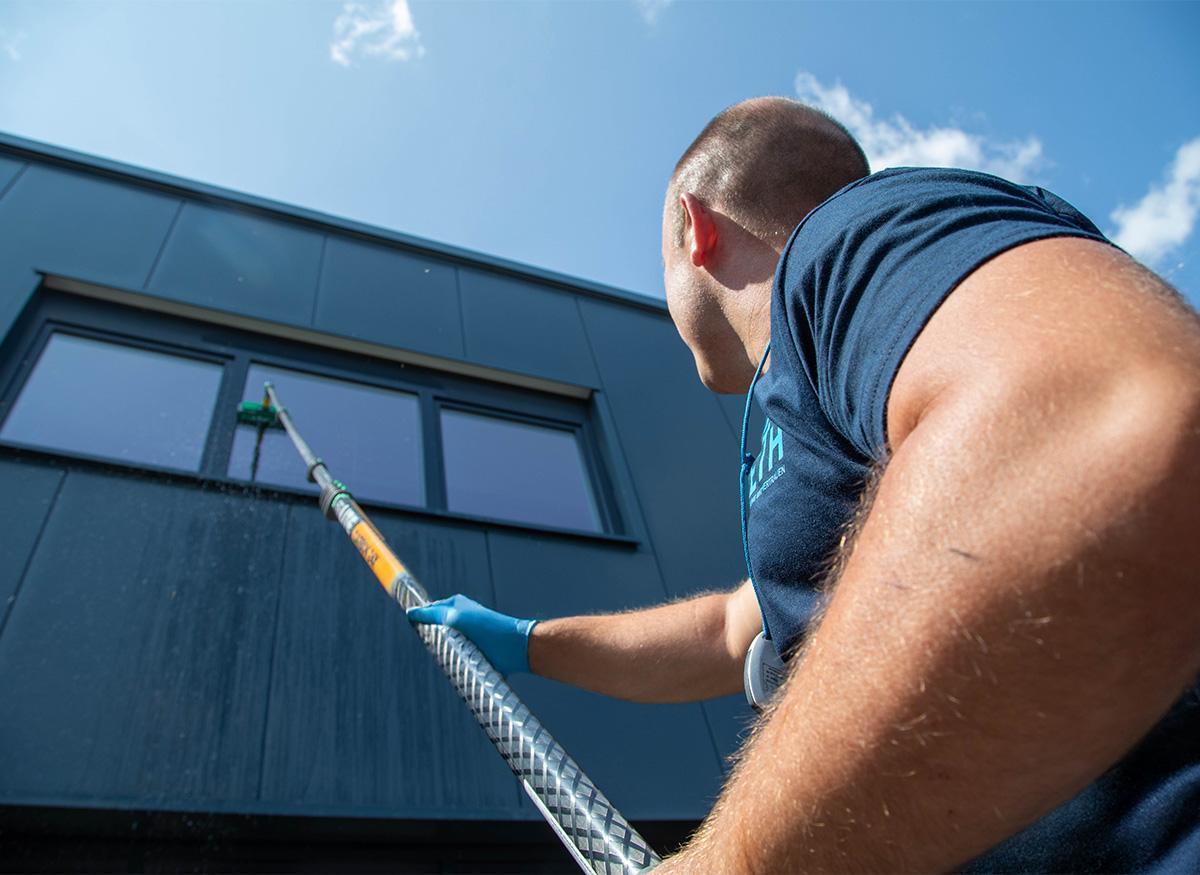 Fassadenreinigung mit entmineralisiertem Wasser
